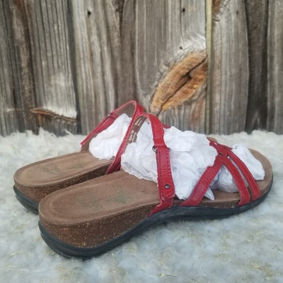 Red Strappy Sandal Dansko Jenelle Size EU 38 US 7.5-8 Patent Leather Wedge Thong - Picture 7 of 16